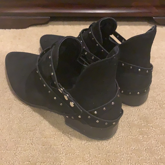 Black Boots - Picture 4 of 4